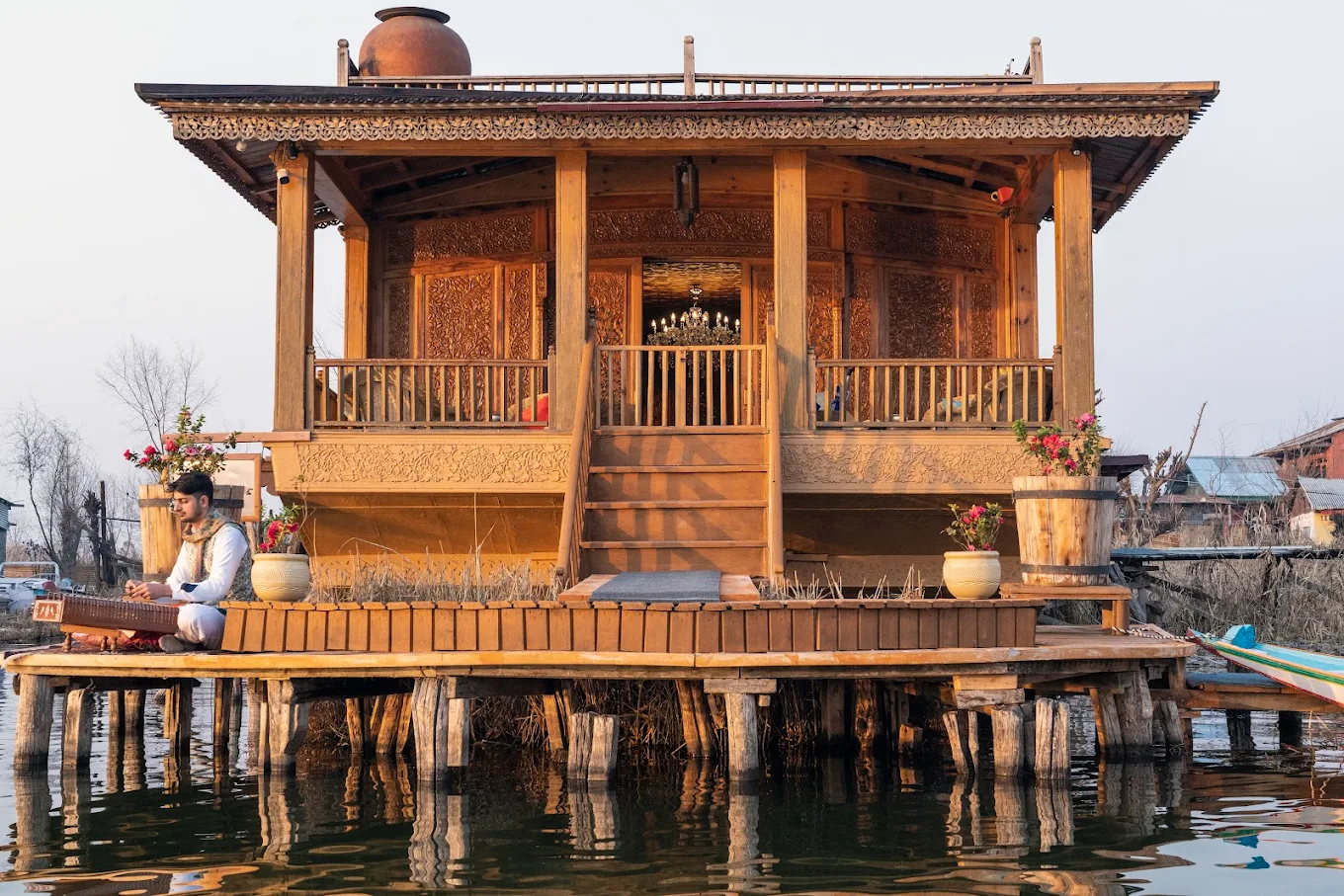 Dal Lake Houseboat Experience